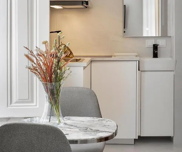 Small Design Studio - Rosa, Bairro Alto