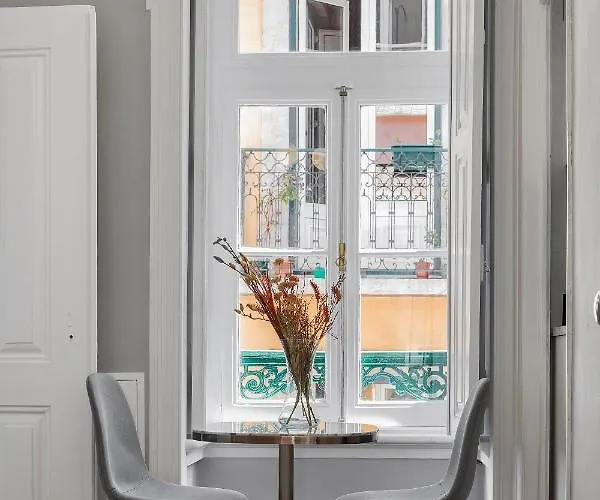 Small Design Studio - Rosa, Bairro Alto
